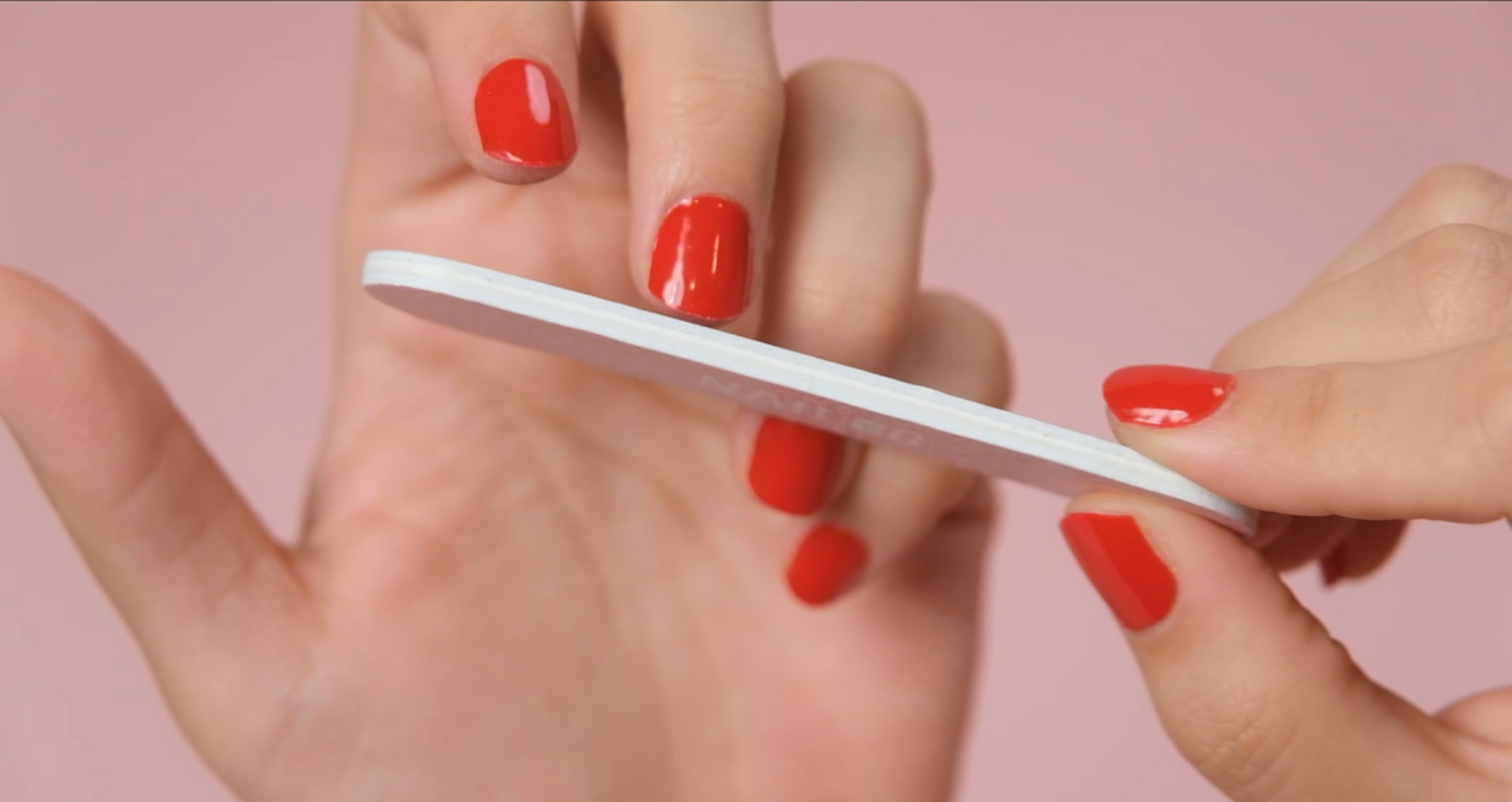 How to apply Nailog Semi-Cured Nail Strip