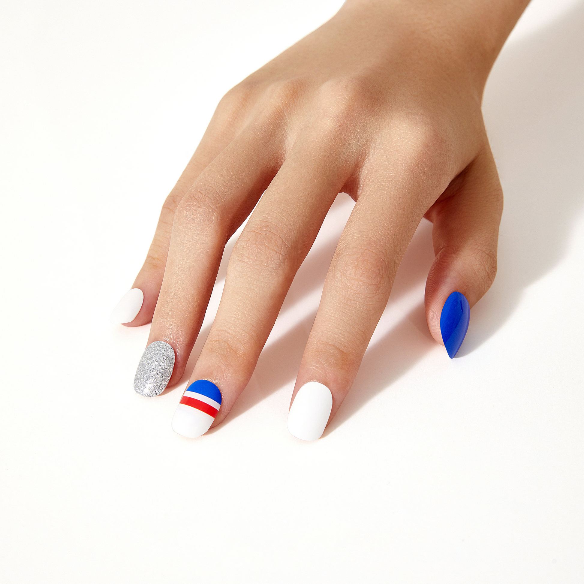 BONJOUR | Mani 34 - NAILOG semi cured nail strip
