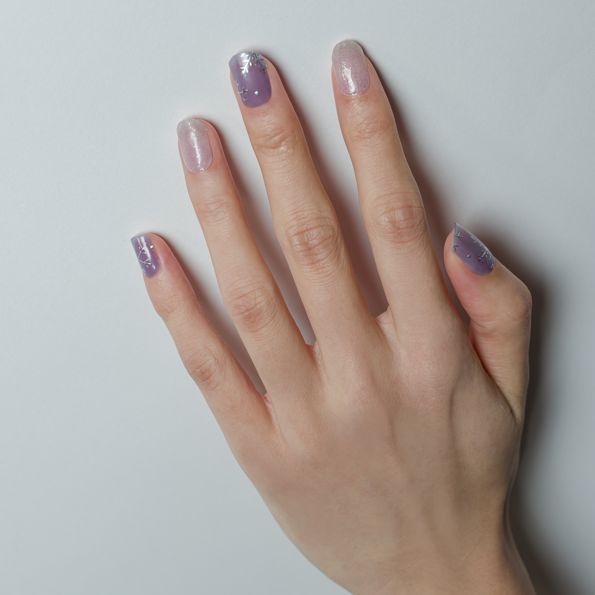 Snow Rain | Mani 34 - NAILOG semi cured nail strip